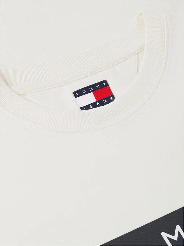 Tommy Jeans T-Shirt mit großem Flaggenlogo Tommy Jeans T-Shirt mit großem Flaggenlogo