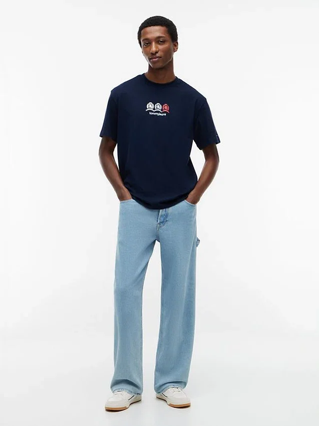Tommy Jeans T-Shirt mit Multi-Crest-Logo Tommy Jeans T-Shirt mit Multi-Crest-Logo