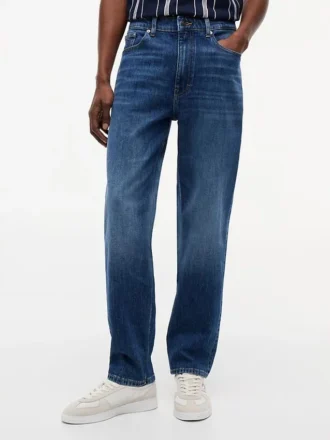 Tommy Jeans Tapered Straight Jeans