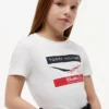Tommy x Cadillac F1® Team Chevron T-Shirt für Kinder Tommy x Cadillac F1® Team Chevron T-Shirt für Kinder