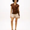 Twill-Shorts mit Goldknöpfen und Taschen Twill-Shorts mit Goldknöpfen und Taschen