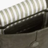 Umhängetasche aus Wildleder mit Klappe Umhängetasche aus Wildleder mit Klappe
