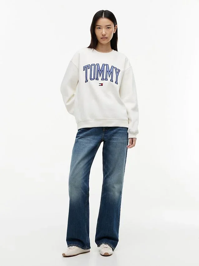 Varsity Tommy Logo Sweatshirt mit Rundhalsausschnitt Varsity Tommy Logo Sweatshirt mit Rundhalsausschnitt