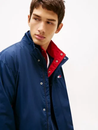 Wasserabweisende Jacke mit Tommy Jeans-Logo