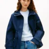 Wasserabweisender kurzer Parka mit Kapuze
