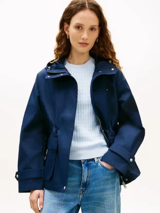 Wasserabweisender kurzer Parka mit Kapuze
