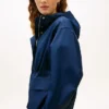 Wasserabweisender kurzer Parka mit Kapuze
